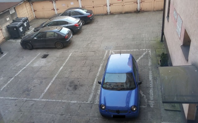 Problem z parkowaniem przy ul. Śmiałego 06.03.2018