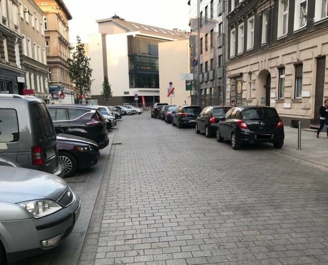 Parkowanie przy ul. Małkowskiego 29.10.2018