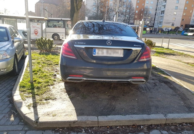 Parkowanie na Podzamczu, fot. Słuchacz 21.01.2019