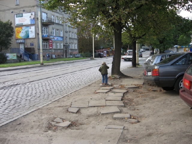 Dziki parking przy ul. Arkońskiej - fot. Słuchacz PRS 02 