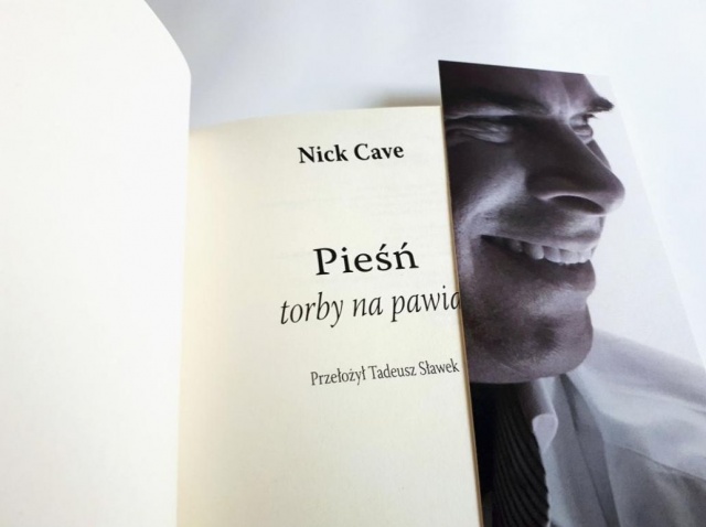 fot. [Biuro Literackie] "Pieśń torby na pawia" - Nick Cave w świetnej literackiej formie [POSŁUCHAJ]