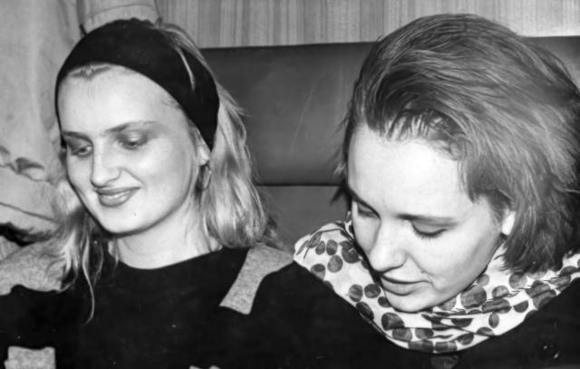 Joanna Prykowska (od lewej) i Kasia Nosowska w 1989 roku. Fot. [Materiały prasowe ANIELI] Joanna Prykowska | „Kasia Nosowska w ANIELI śpiewa gościnnie” [ROZMOWA, ZDJĘCIA]