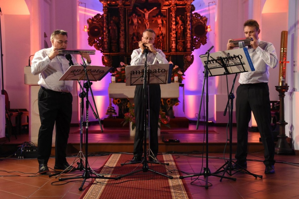 Zespół Harmonijek Ustnych Animato zagrał w Trzęsaczu na XIV Międzynarodowym Festiwalu Sacrum Non Profanum. Fot. Jan Olczak