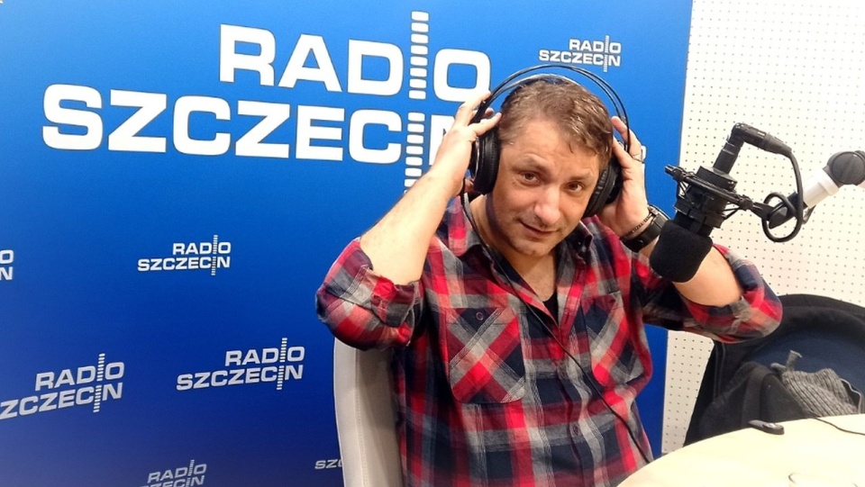 Rafał Podraza w radiu Szczecin. Fot. Małgorzata Frymus