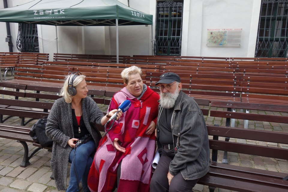 Podczas podróży Machiną czasu. Od prawej: Krzysztof Żurawski, Inga Kurek-Baranowska i autorka audycji.