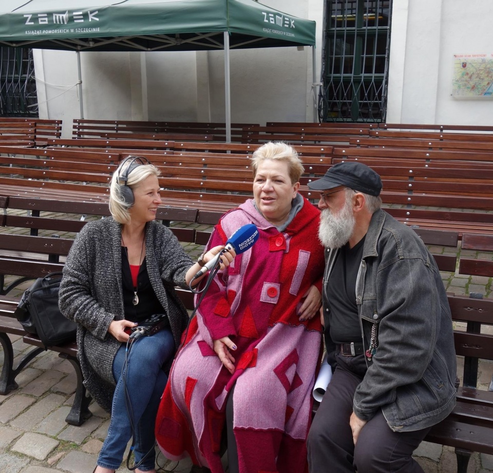 Podczas podróży Machiną czasu. Od prawej: Krzysztof Żurawski, Inga Kurek-Baranowska i autorka audycji.