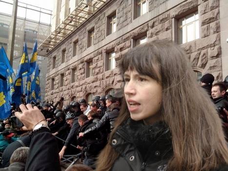 Znana Ukraińska dziennikarka, która badała przypadek Janukowycz i jego "rodziny", Tatiana Chornovol jest w niebezpieczeństwie! Ostatnio przyszedł nakaz jej aresztowania. Wprawdzie na razie się ukrywa , ale wszystko jest możliwe.