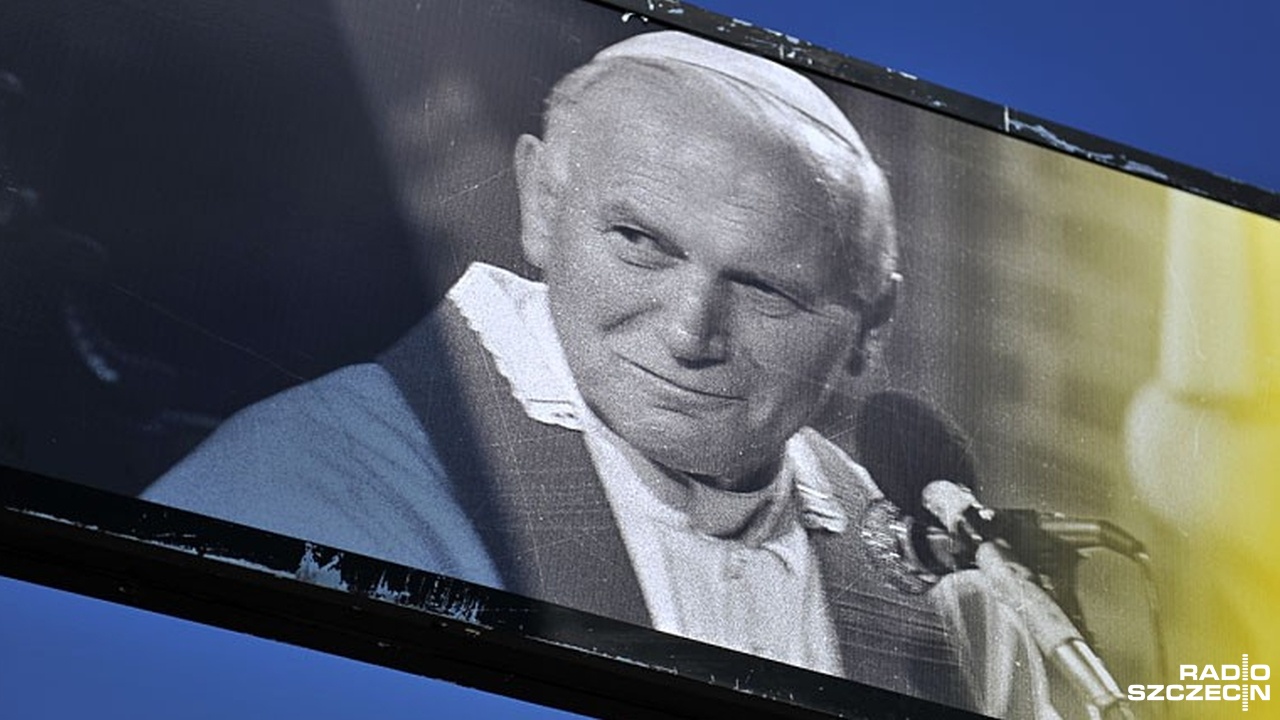Przewodniczący NSZZ Solidarność Piotr Duda otworzył w Gdańsku wystawę pokazującą wspólną historię związku i pontyfikatu papieża Polaka.