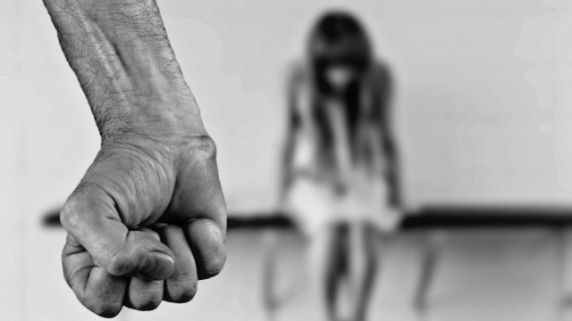 Izolacja sprzyja przemocy domowej