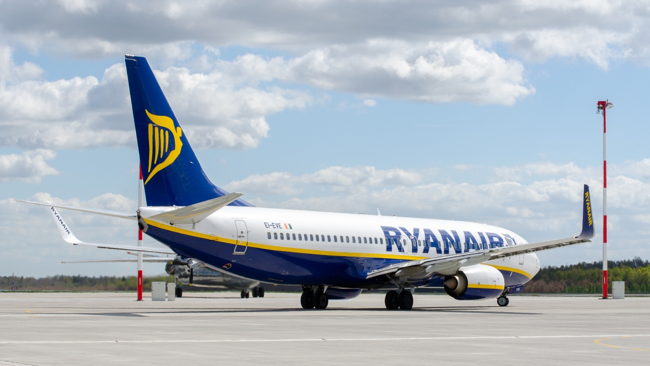 Fala krytyki po decyzji Ryanair. Bruksela interweniuje