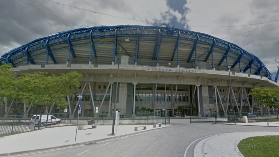 Stadion Estádio Algarve położony pomiędzy dwoma portugalskimi miastami Faro i Loulé. Fot. www.google.pl/maps