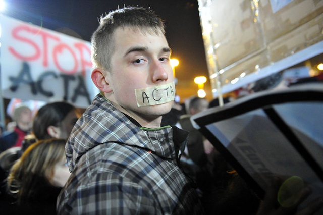Cały Szczecin przeciw ACTA. Tłumy protestantów maszerowały przez miasto [WIDEO, ZDJĘCIA]