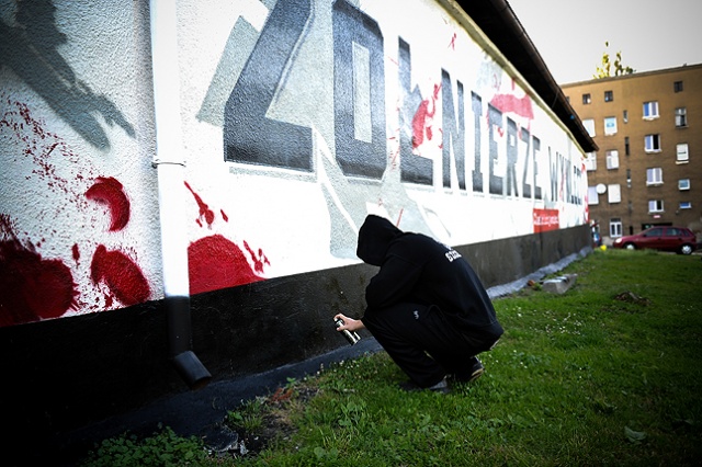 Patriotyczny mural z Witoldem Pileckim w hołdzie Żołnierzom Wyklętym. Fot. Łukasz Szełemej [Radio Szczecin] Patriotyczny mural w centrum Szczecina [ZDJĘCIA]