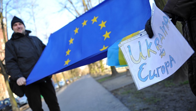 Fot. Łukasz Szełemej [Radio Szczecin] "Ukraina chce do Europy". Demonstracja w Szczecinie [ZDJĘCIA, WIDEO]