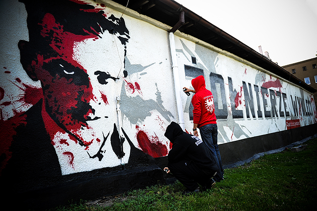 Patriotyczny mural z Witoldem Pileckim w hołdzie Żołnierzom Wyklętym. Fot. Łukasz Szełemej [Radio Szczecin]