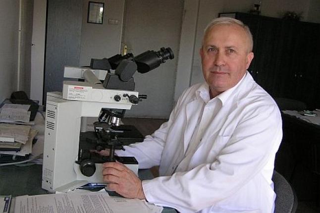 Przełomowego odkrycia dokonali szczecińscy onkolodzy po 10-letnich badaniach. Jednym z nich jest prof. Jan Lubiński. Fot. Łukasz Szełemej [Radio Szczecin]