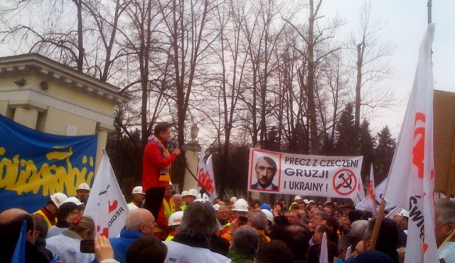 Fot. Wojciech Woźniak, NSZZ Solidarność Pomorza Zachodniego Protest przed ambasadą. Związkowcy ze Szczecina wspierają Ukraińców [ZDJĘCIA]