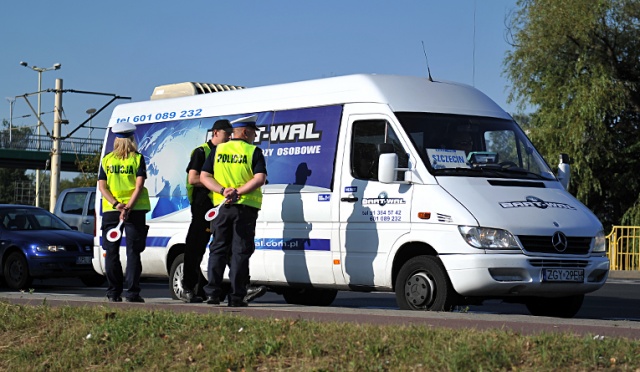 Fot. Łukasz Szełemej [Radio Szczecin] Policja bierze się za kierowców busów, którzy łamią prawo [ZDJĘCIA]