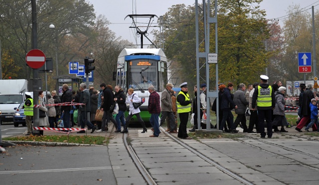 Dzień Wszystkich Świętych. Fot. Łukasz Szełemej [Radio Szczecin] Podsumowanie sobotniej uroczystości Wszystkich Świętych w Szczecinie [ZDJĘCIA, WIDEO]