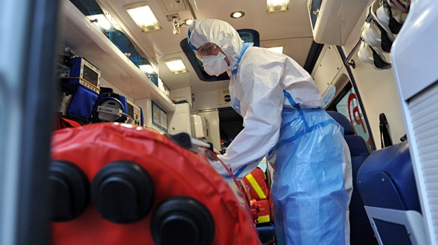 Amerykanie potwierdzają: Pracownik szpitala w Teksasie ma ebolę [WIDEO]