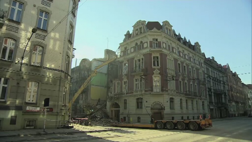 Rozpoczęło się wyburzanie kamienicy w centrum Katowic, która uległa zniszczeniu po wybuchu gazu. Fot. TVN24/x-news