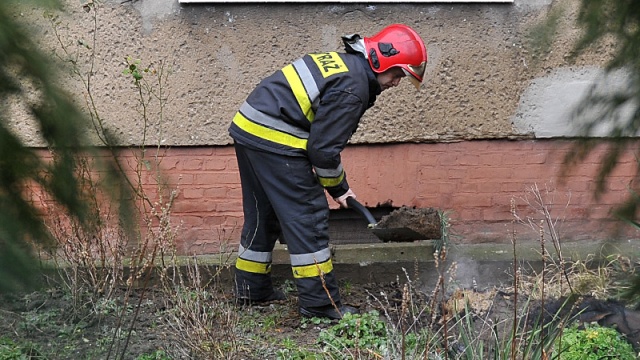 Jedna osoba zginęła w pożarze na ulicy Ku Słońcu. Fot. Łukasz Szełemej [Radio Szczecin] Tragiczny pożar na Ku Słońcu