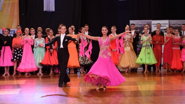 Dwieście par tanecznych wzięło udział w IX Międzynarodowym Słonecznym Turnieju Tańca Sportowego. Fot. Konrad Nowak [Radio Szczecin] To był pokaz piękna i gracji [ZDJĘCIA]