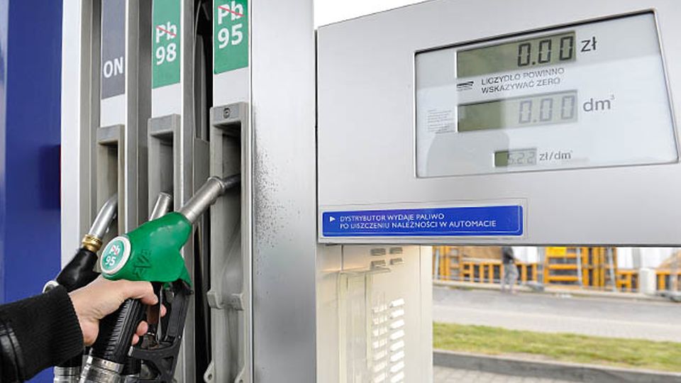 Witek: PiS wycofał się z opłaty paliwowej, bo słucha ludzi