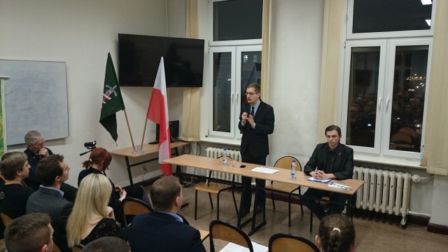 Szef Ruchu Narodowego: Polska polityka zagraniczna to pasmo porażek