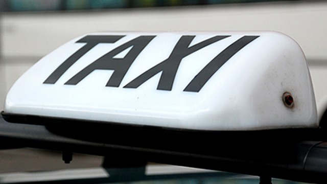 Napad na taksówkarza przy ulicy Goleniowskiej w Dąbiu