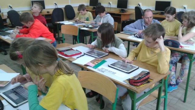 Uczniowie ze Szczecina uczą się z tabletów