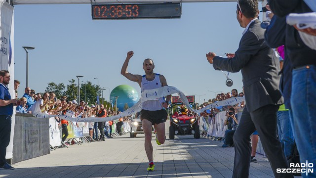 Szczecinianie zwycięzcami maratonu w Szczecinie [WIDEO, DUŻO ZDJĘĆ]