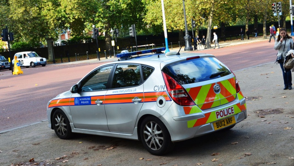 Brytyjska policja aresztowała blisko 100 osób, które brały udział w marszu neonazistów w Manchesterze. Fot. Mariusz Niedźwiecki [Radio Szczecin/Archiwum]
