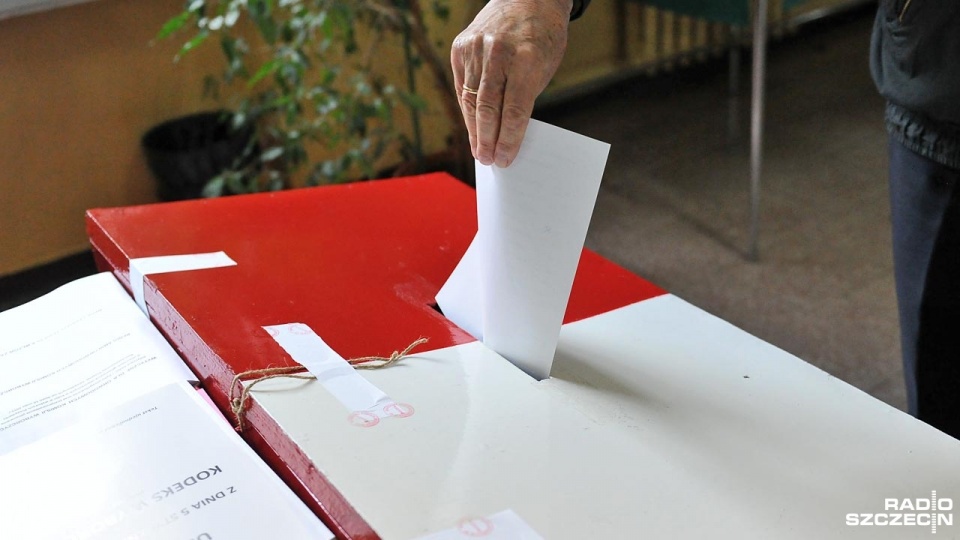 Nieco ponad 39 proc. uprawnionych zagłosowało w Cedyni. Po tym, jak w pierwszej turze wyborów prezydenckich padł tam niechlubny rekord, tym razem statystyki są lepsze o jedną trzecią. Fot. Łukasz Szełemej [Radio Szczecin]