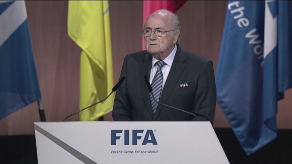 Już po raz piąty szwajcar Sepp Blatter został szefem FIFA - ogłosili członkowie organizacji podczas posiedzenia w Zurychu. Fot. CNN Newsource/x-news