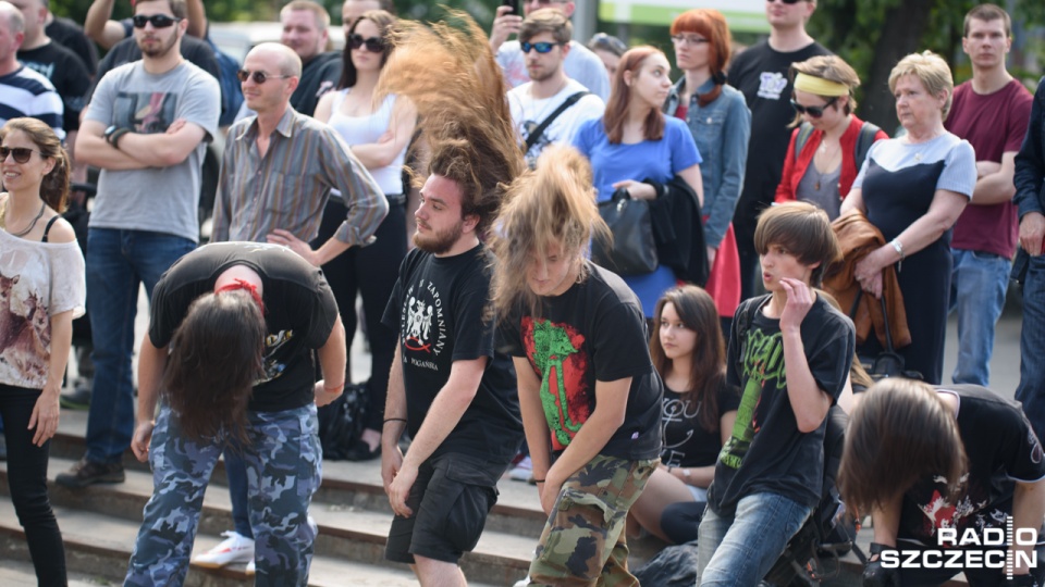 Death metal zabrzmiał na ulicach Szczecina. Fot. Konrad Nowak [Radio Szczecin]