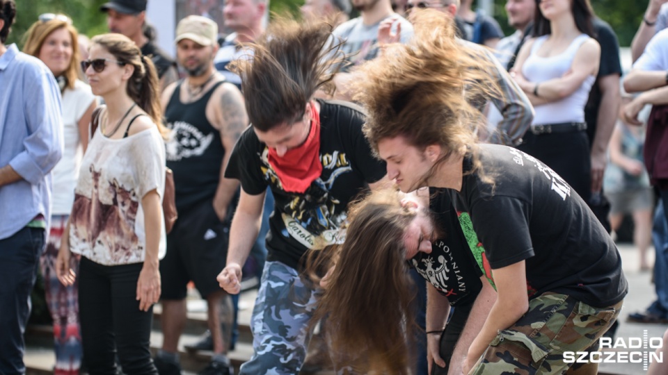 Death metal zabrzmiał na ulicach Szczecina. Fot. Konrad Nowak [Radio Szczecin]