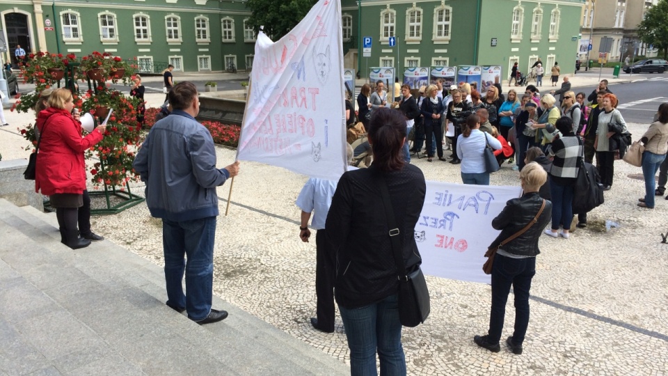 Protest pod Urzędem Miasta. Fot. Andrzej Kutys [Radio Szczecin]Fot. Andrzej Kutys [Radio Szczecin]