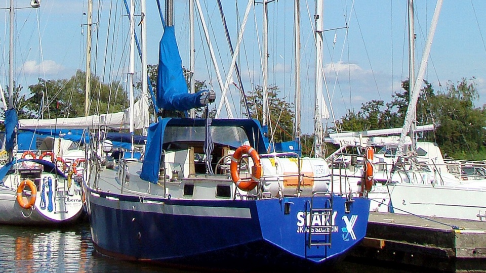 SY "Stary" – polski stalowy jacht typu Bruceo. Obecnym właścicielem jednostki jest Jacht Klub AZS Szczecin. Fot. www.wikipedia.org / Mateusz War.