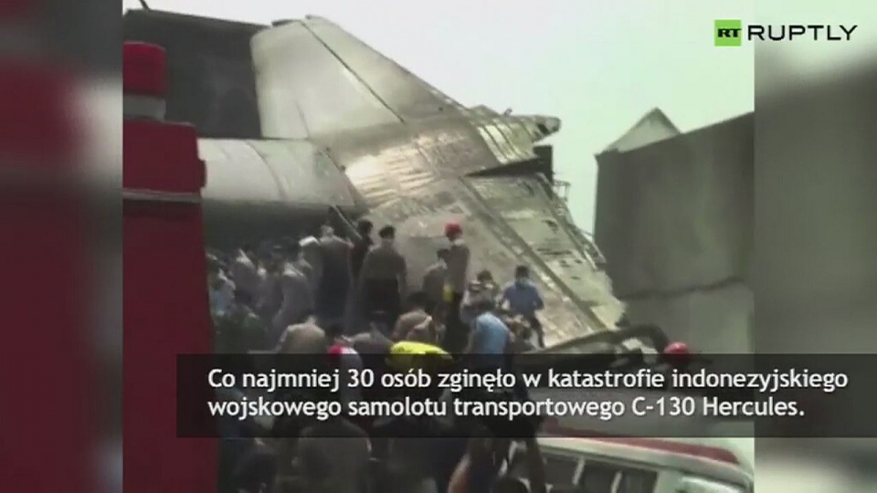 Przynajmniej 30 osób zginęło w katastrofie samolotu wojskowego w Indonezji. Fot. RUPTLY/x-news