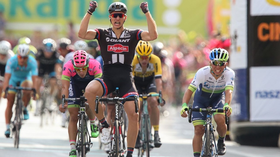 Niemiec Marcel Kittel okazał się najszybszy podczas pierwszego etapu kolarskiego wyścigu Tour de Pologne, który w niedzielę rozpoczął się w Warszawie. Fot. Agencja TVN/x-news