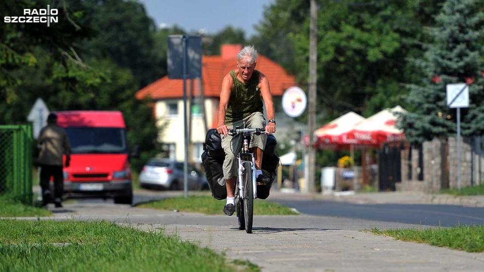Janusz River na rowerze objeżdża Polskę. Fot. Łukasz Szełemej [Radio Szczecin]