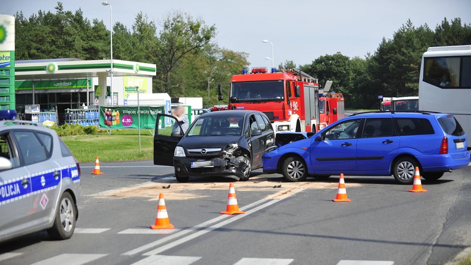 W Pniewie koło Gryfina zderzyły się czołowo dwa samochody. Fot. Gazeta Gryfińska