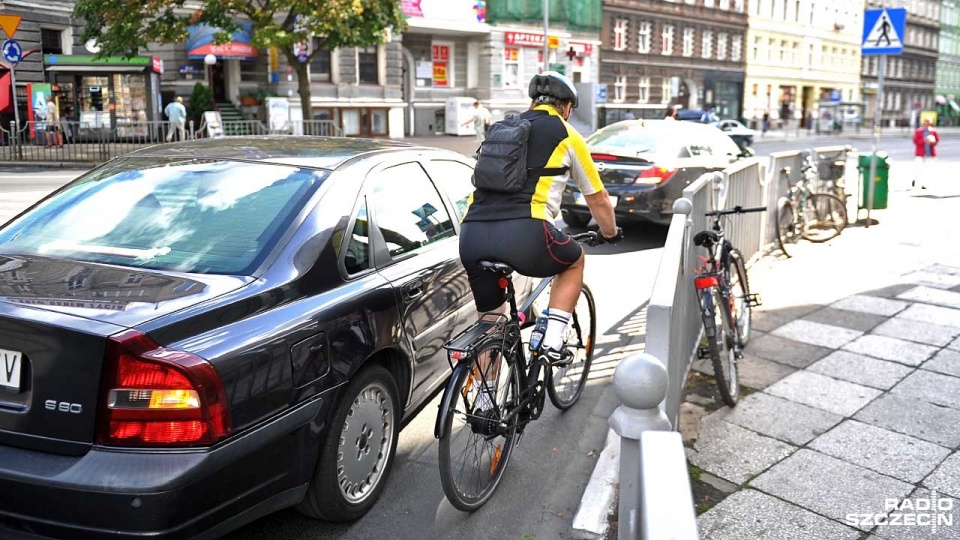 W Polsce nie ma obowiązku jazdy w kasku na rowerze. Fot. Łukasz Szełemej [Radio Szczecin]