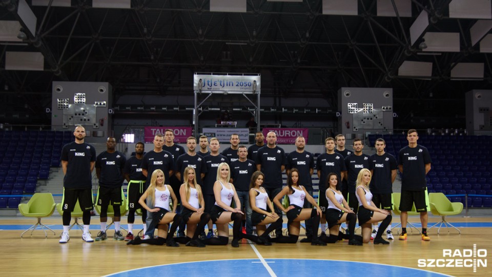 Koszykarze drużyny King Wilki Morskie Szczecin spotkali się z kibicami podczas oficjalnej prezentacji zespołu w hali Azoty Arena. Fot. Konrad Nowak [Radio Szczecin]