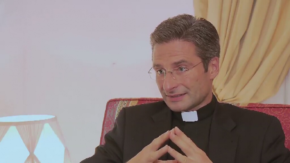 Ksiądz Charamsa pracuje w Watykanie w Kongregacji Nauki Wiary. Fot. Fakty TVN/x-news