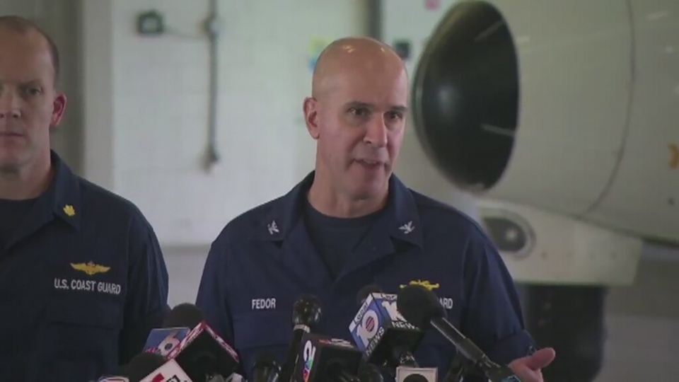 Straż przybrzeżna Stanów Zjednoczonych informuje, że na podstawie tego, co znaleziono można stwierdzić, że jednostka zatonęła. Fot. CNN Newsource/x-news
