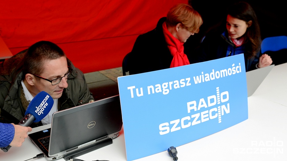 Słuchacze Radia Szczecin zostali naszymi dziennikarzami i przeczytali serwis informacyjny o godzinie 18. Fot. Jarosław Gaszyński [Radio Szczecin]