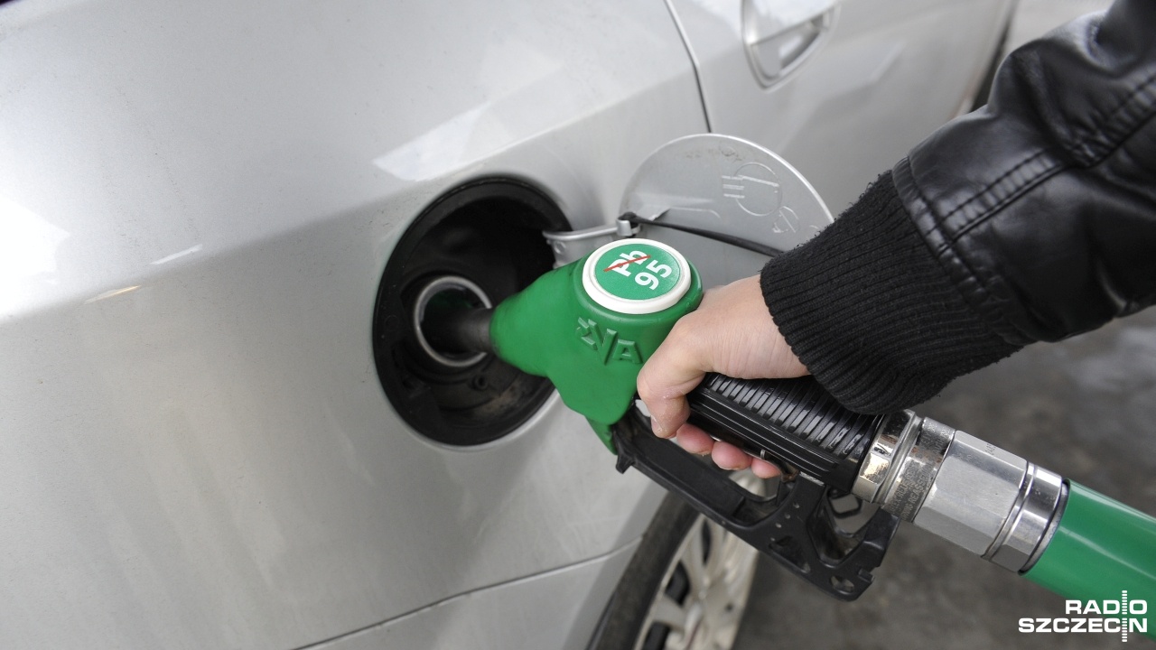 PiS rezygnuje z opłaty paliwowej