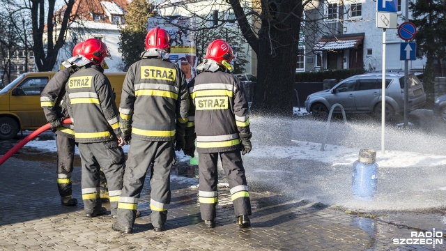 Akcja straży pożarnej na ulicy Pocztowej. Fot. Piotr Sawiński [Radio Szczecin] Pożar mieszkania w centrum Szczecina [WIDEO, ZDJĘCIA]